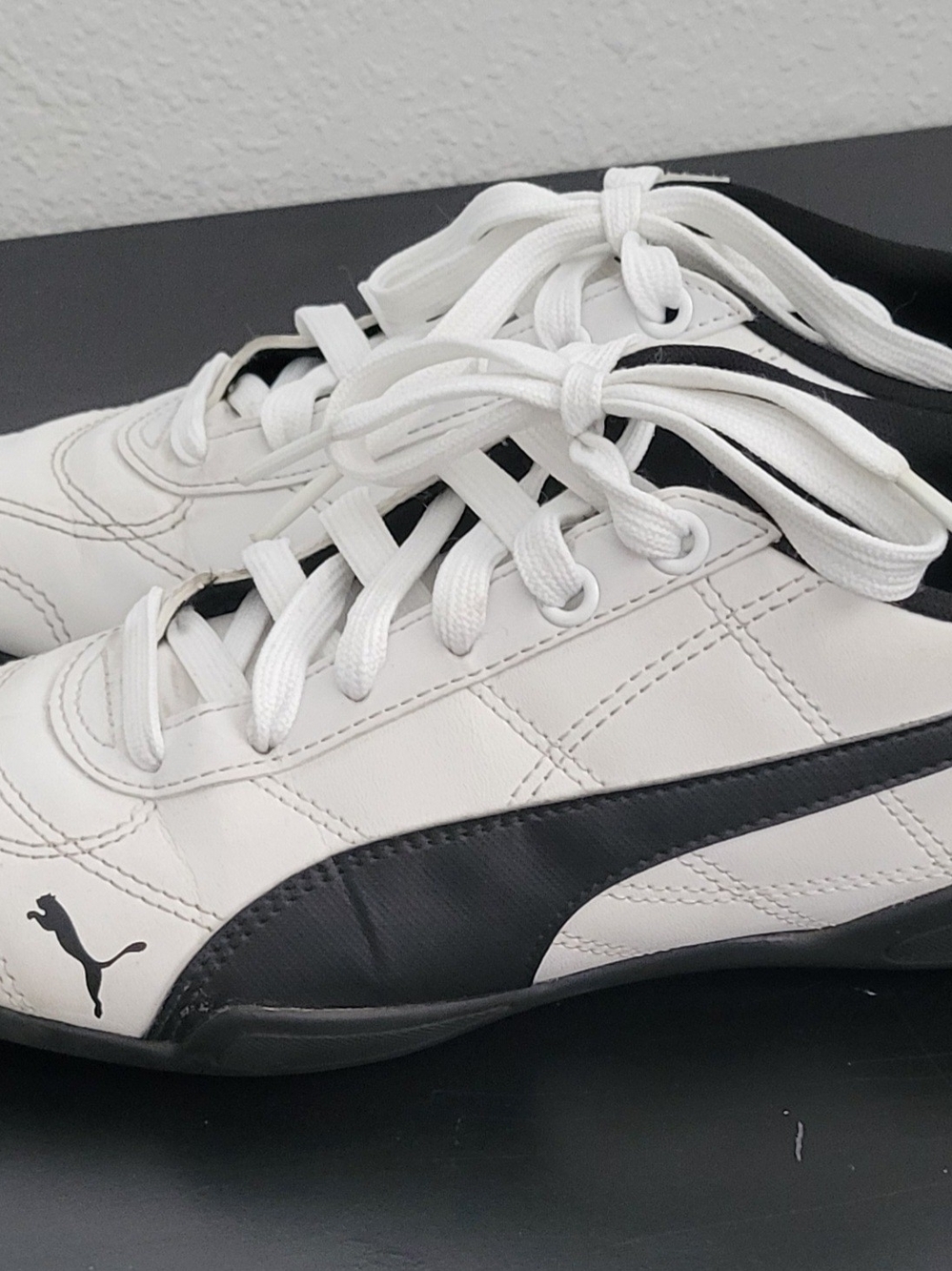 Puma Men's White and Black Low-Top Sneakers